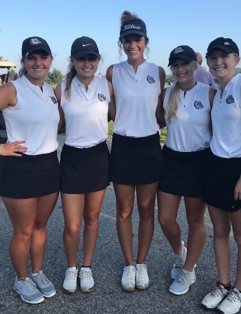 Lady Golfers Take 2nd at Sectional