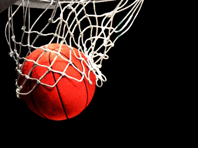 Boys' Basketball Grabs Two Wins over the Weekend