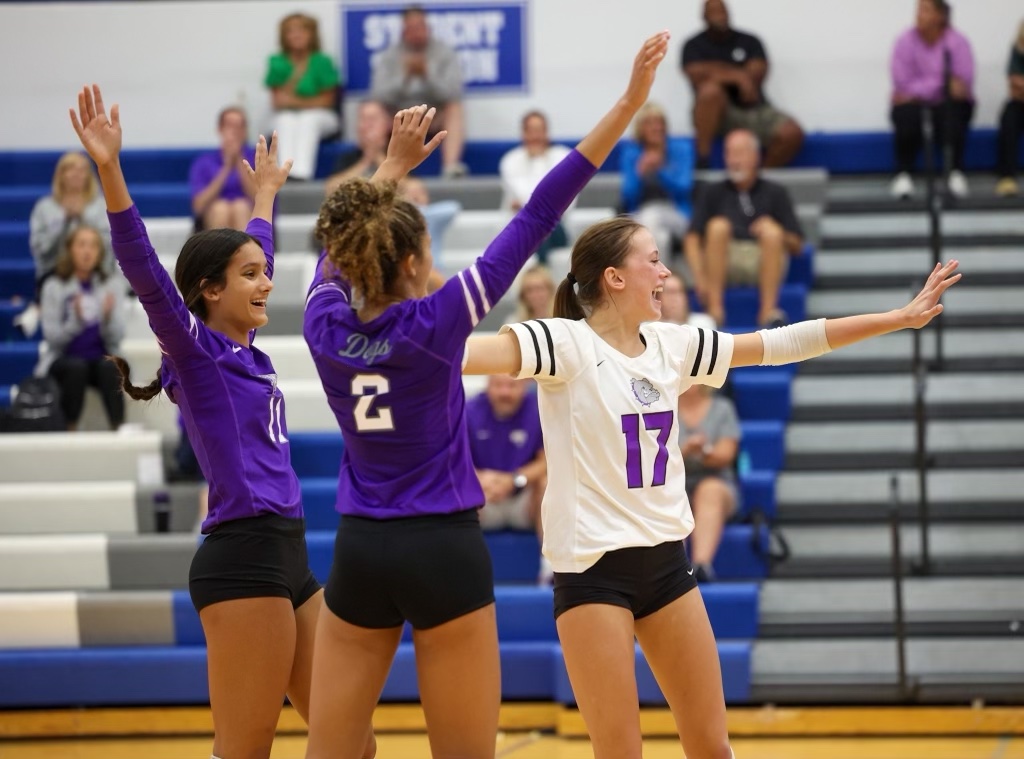 Girls Volleyball defeats Franklin Central in 3 sets