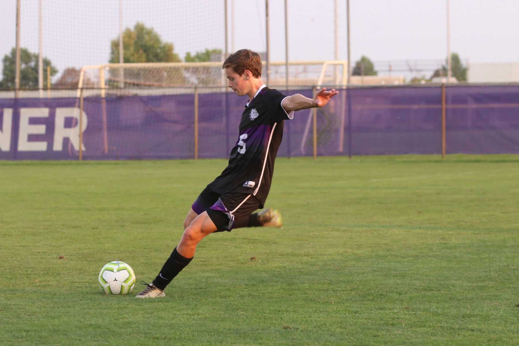 Boys' Soccer falls in final minutes to No. 13 Fishers