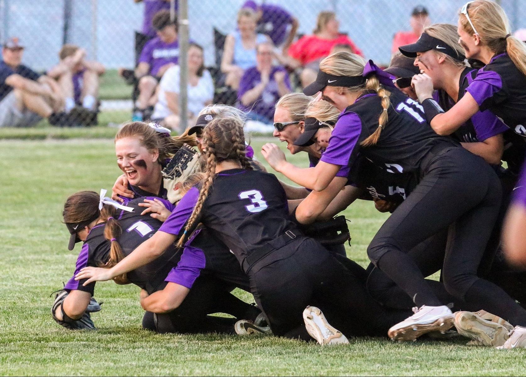 Softball Defeats #1 Decatur Central to Claim Regional Title
