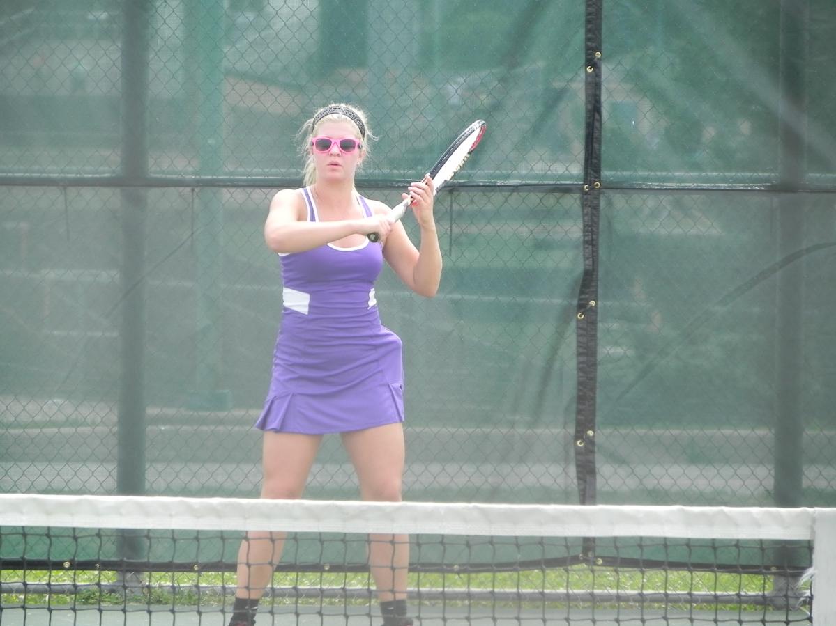 Tennis opens Sectional Play with a Win Over Avon