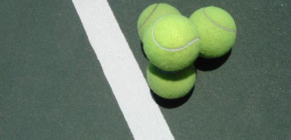Girls' Tennis Nets Back-to-Back Wins